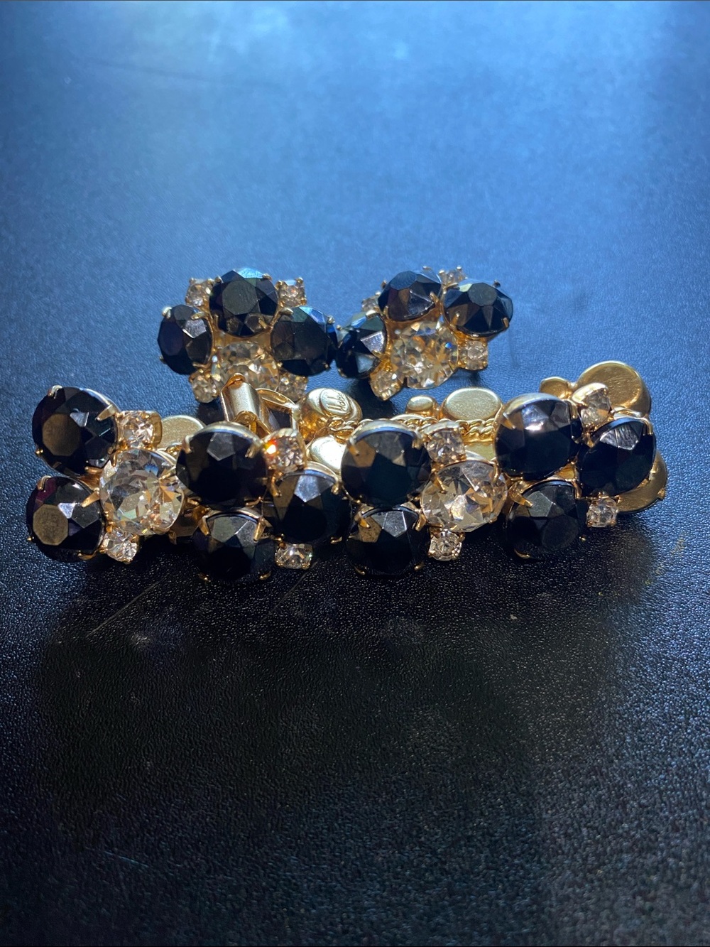 Vintage Hobe Gold-Tone Black and Clear Crystal Cluster Bracelet and earrings - Picture 4 of 7